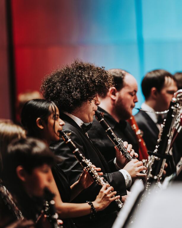 Deux musiciens de l’Orchestre des jeunes du Nouveau-Brunswick reçoivent des bourses d’études totalisant 270 000$