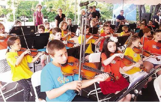 Downtown outdoor orchestras wow audiences
